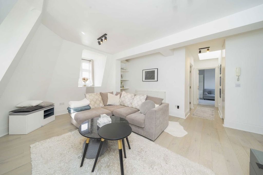 Property photo 2 of 6