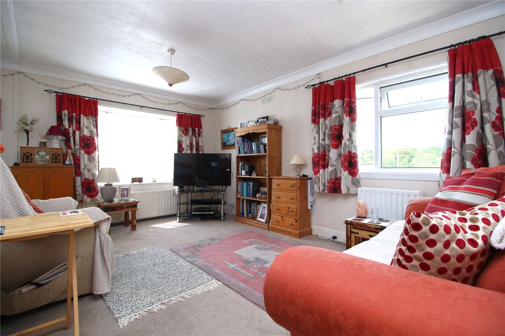 Property photo 2 of 12 Picture No. 02