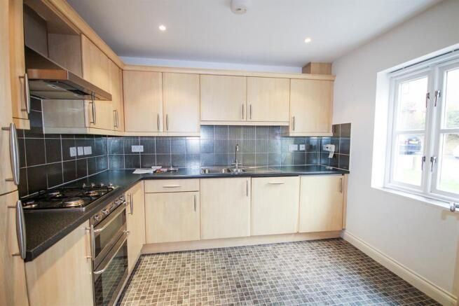 Property photo 2 of 5 10213_Wot883_Img_05_0000_Max_656x437.Jpg