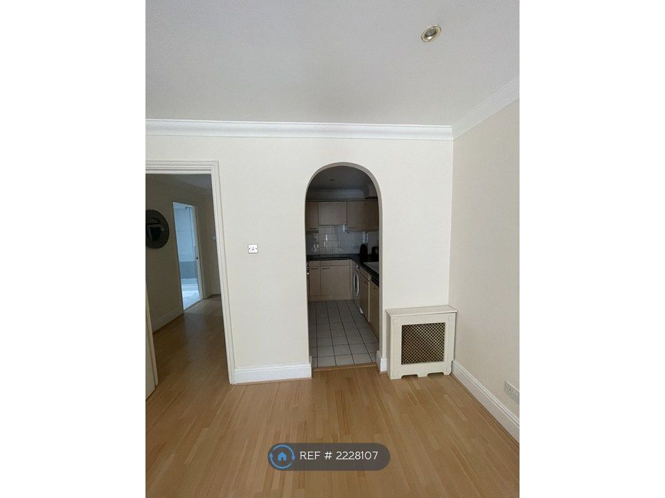 Property photo 3 of 7 Kitchen(1)