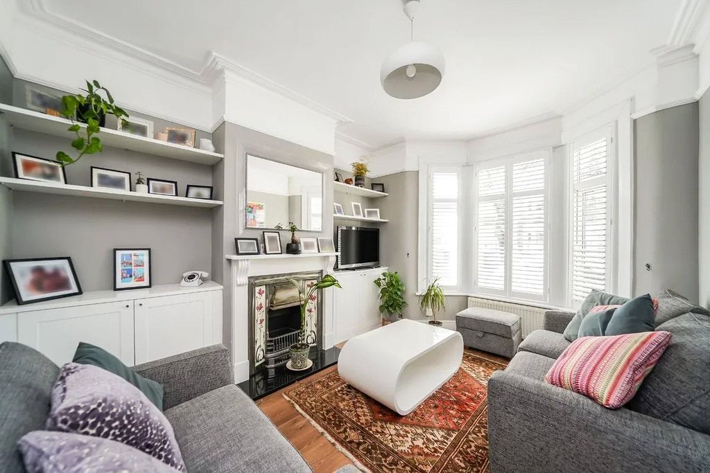 Property photo 2 of 22 Picture No. 27