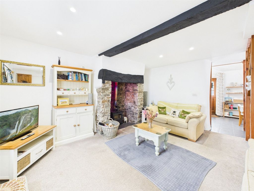 Property photo 2 of 10 Living Room