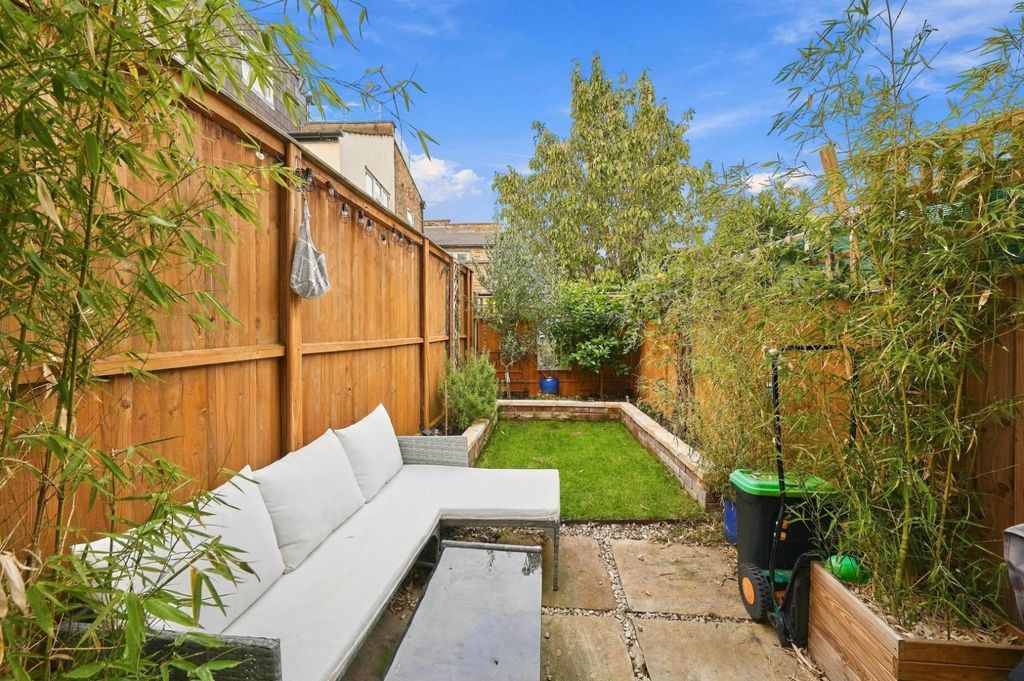 Property photo 2 of 9 Picture No. 43
