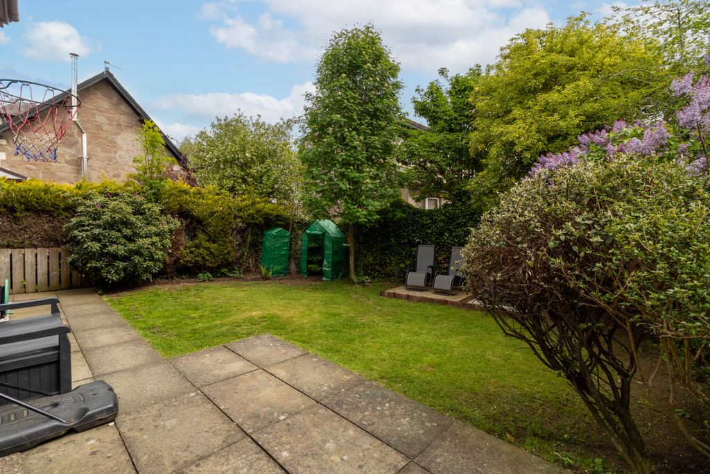 Property photo 2 of 25 Rear Garden