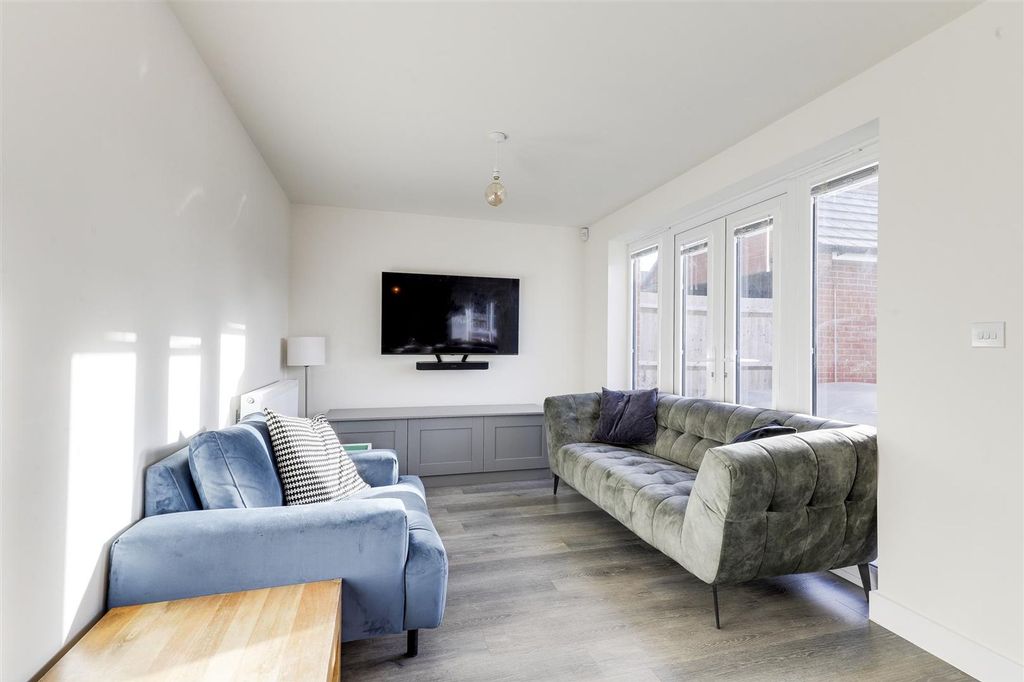 Property photo 3 of 30