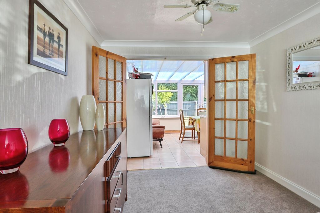 Property photo 3 of 17 Photo