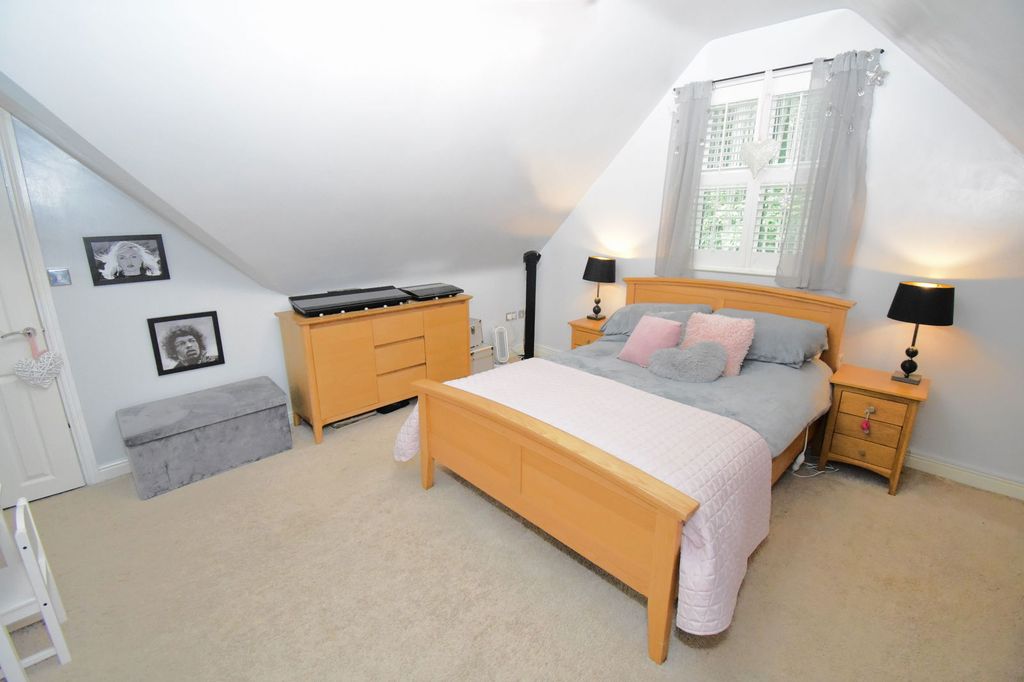 Property photo 2 of 24