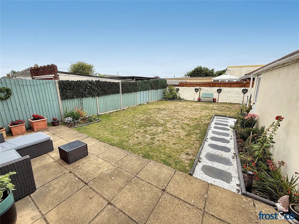 Property photo 2 of 13 Garden