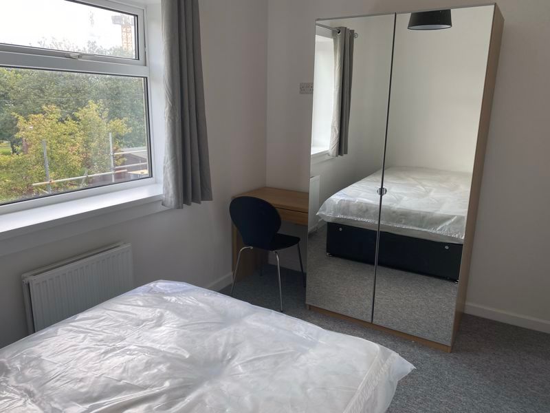 Property photo 1 of 12 Photo 7