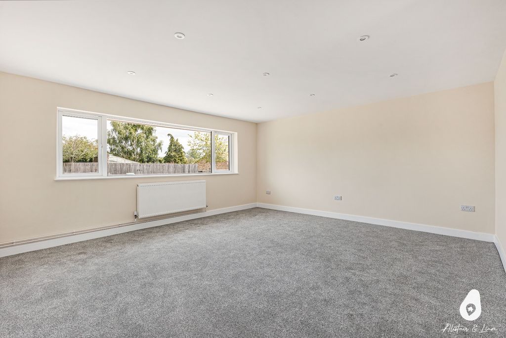 Property photo 2 of 27 5136242