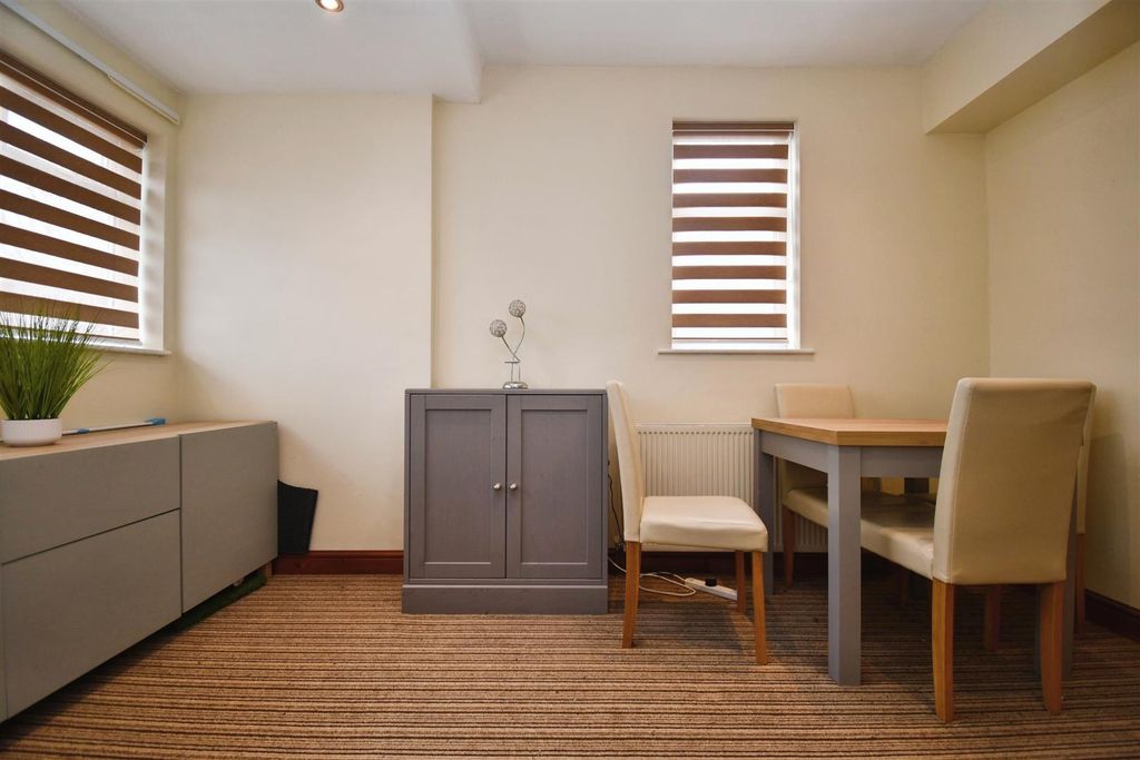 Property photo 3 of 16 3A919E04-U 20 2825 29.Jpg