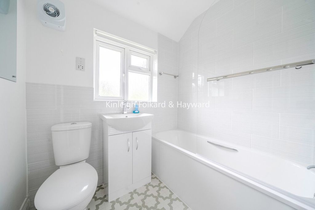 Property photo 3 of 14 Picture No. 12