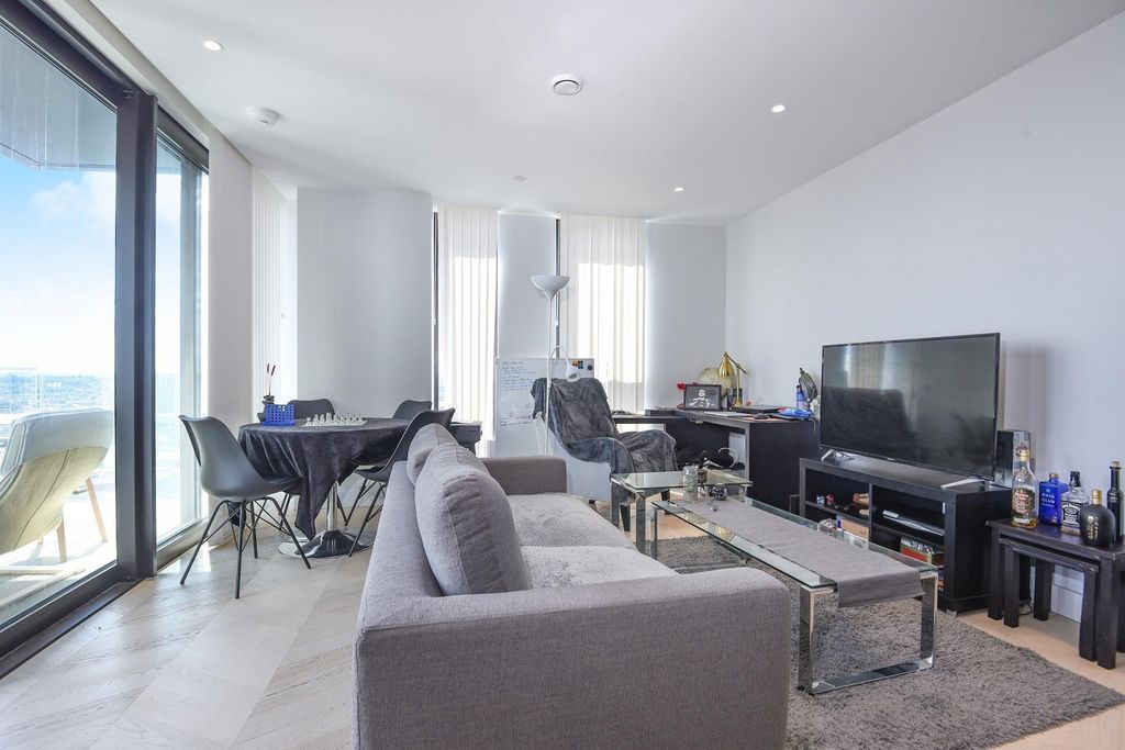 Property photo 3 of 14 Reception