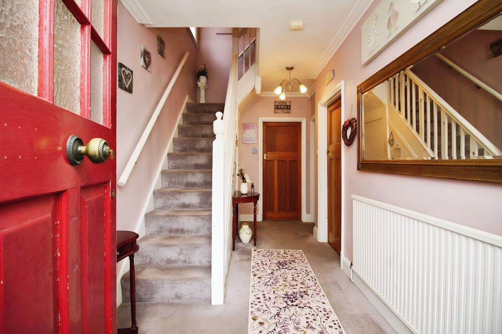 Property photo 3 of 33