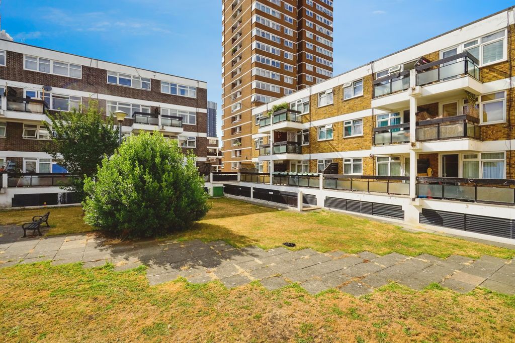 Property photo 1 of 23 Communal Courtyard