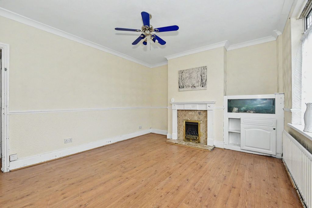 Property photo 3 of 21