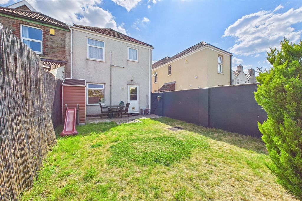 Property photo 1 of 11