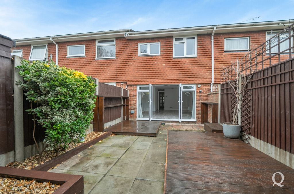 Property photo 2 of 30 B0Ffdcf3-d89A-404...