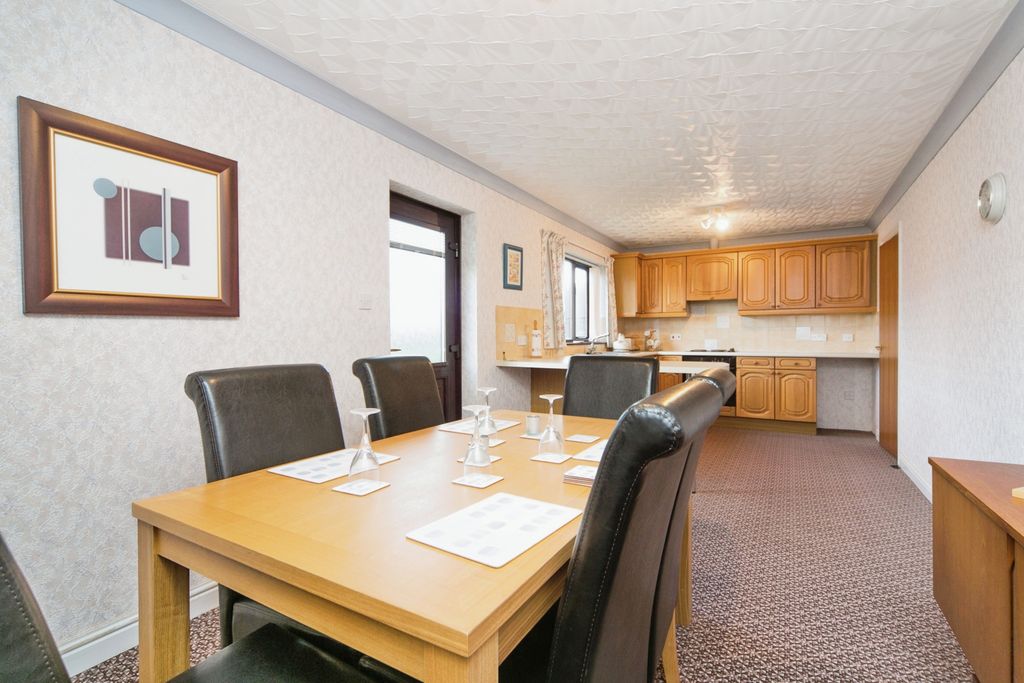 Property photo 2 of 18 Kitchen/Diner