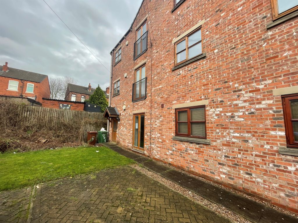 Property photo 1 of 6