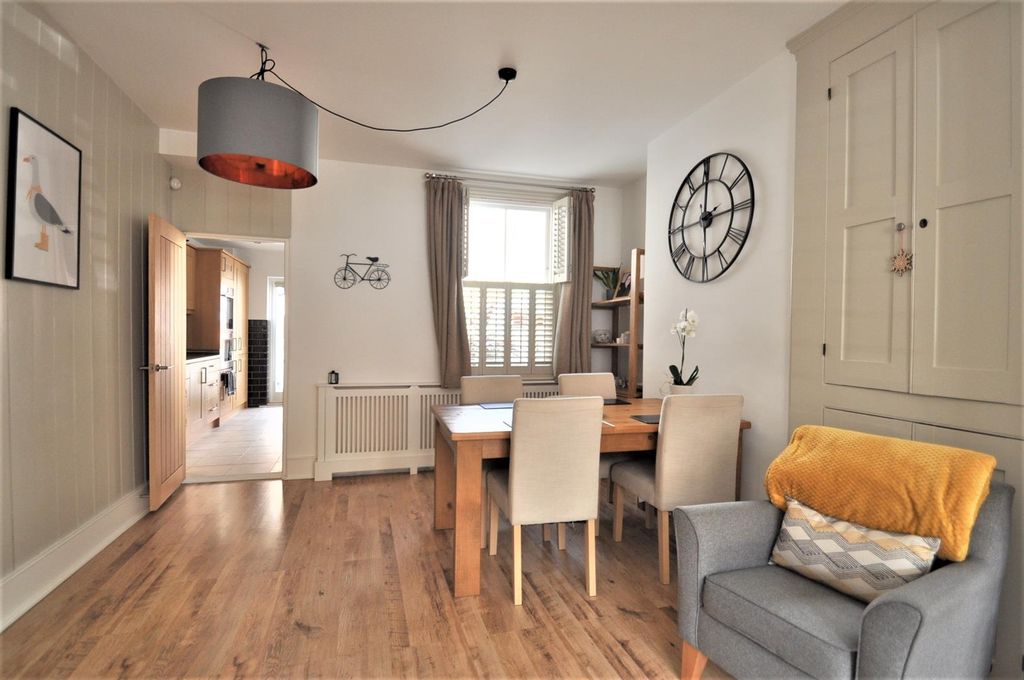 Property photo 3 of 10 Dining Room