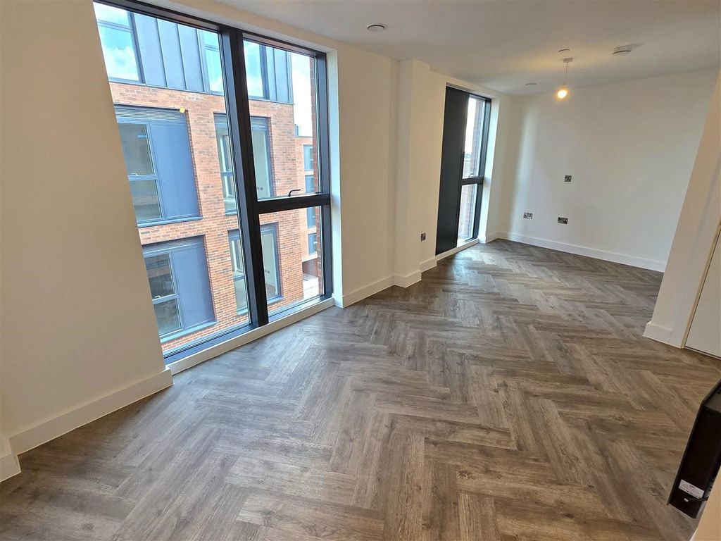 Property photo 2 of 7 Living Room