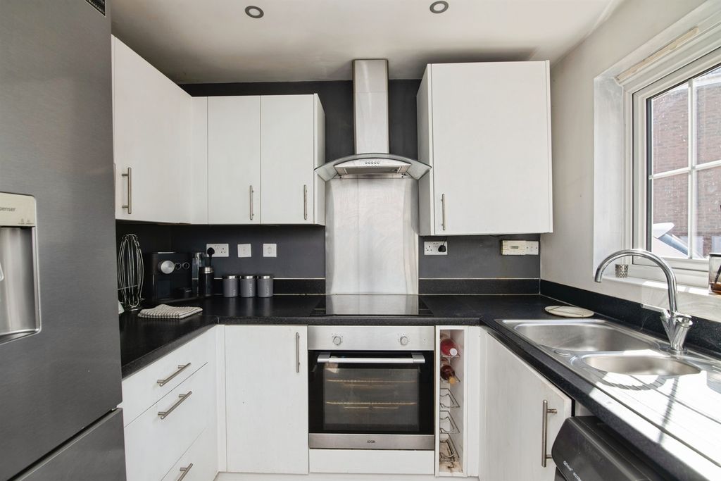 Property photo 3 of 13