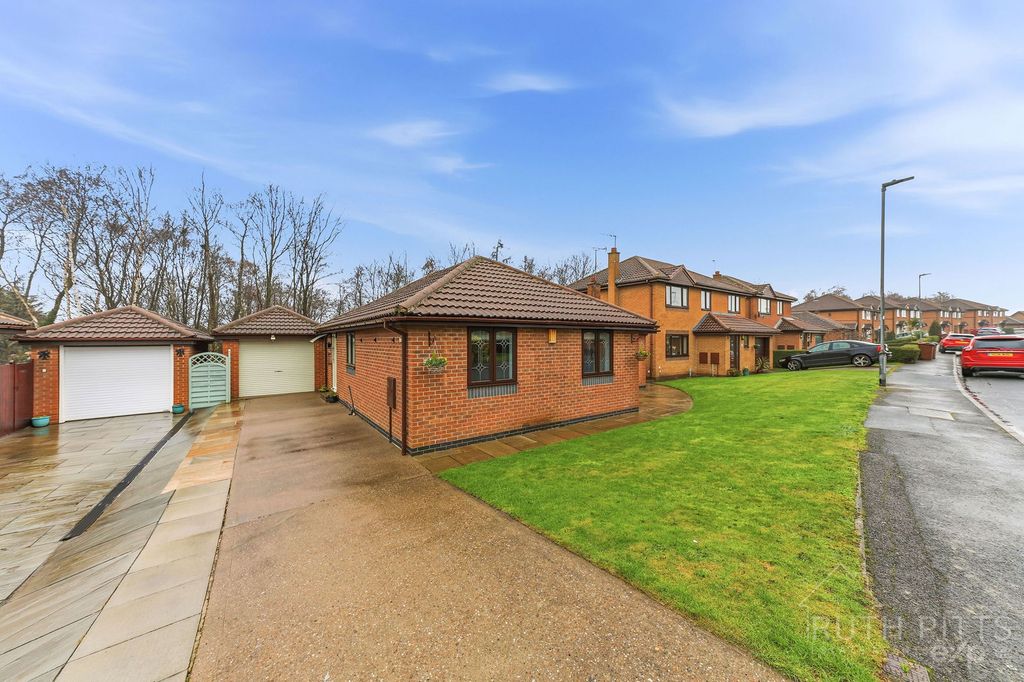 Property photo 2 of 28