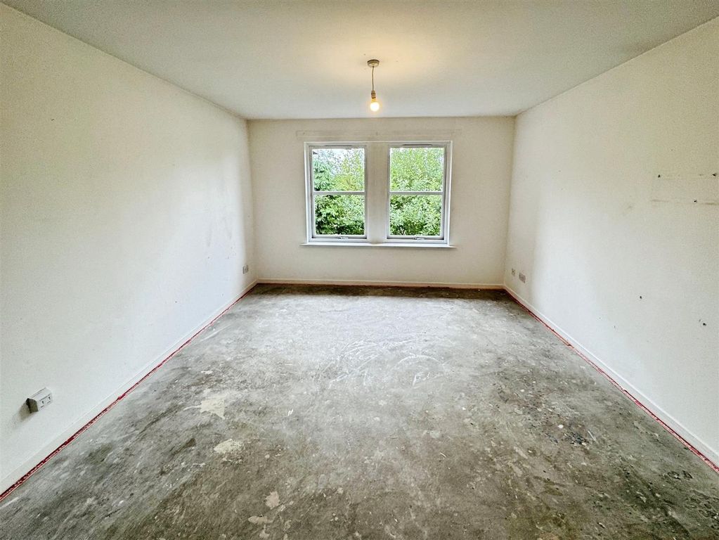 Property photo 3 of 11 6E631d04--4Fb9-B465-40D58936B48A-49203-00000Ae9A6C