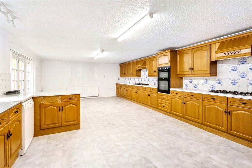 Property photo 3 of 30