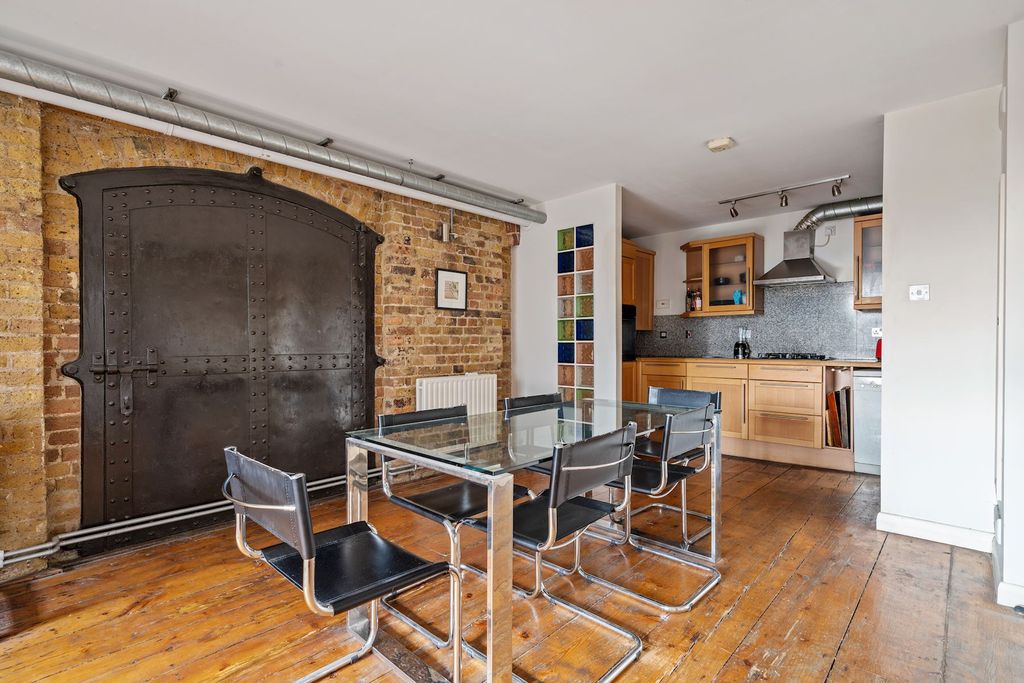 Property photo 3 of 15 04-4F6A80864 - Ns - Gwl - 14A Grainstore - 10-Medi