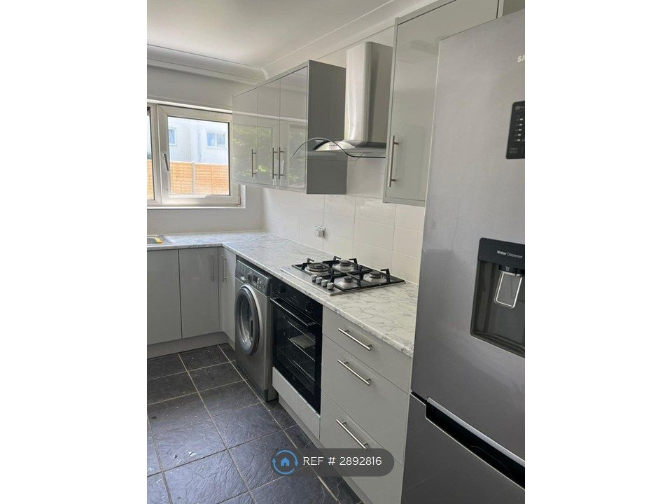 Property photo 2 of 4 Kitchen