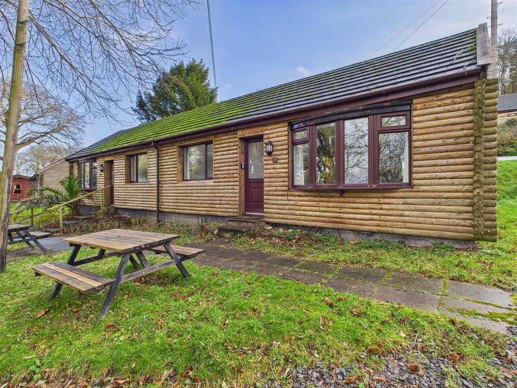 Property photo 1 of 11 Front