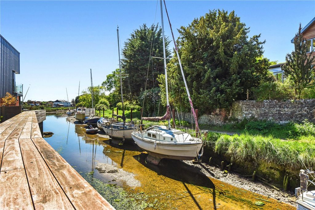 Property photo 3 of 18 Dolphin Lake