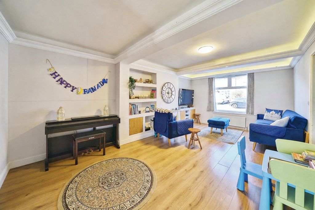 Property photo 2 of 19