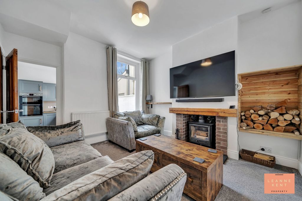 Property photo 2 of 37