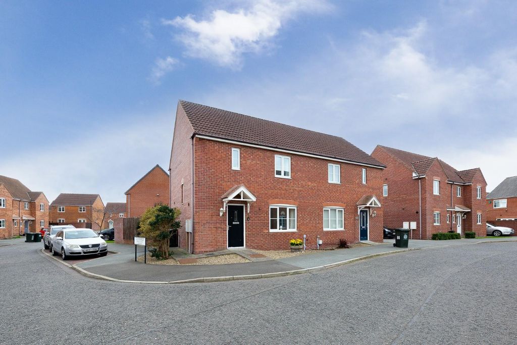 Property photo 1 of 18 External