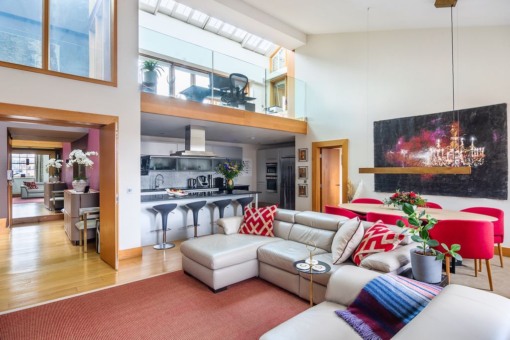 Property photo 1 of 53 King_Street_08