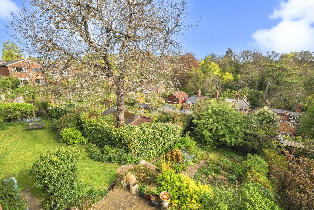 Property photo 2 of 18 Picture No. 12