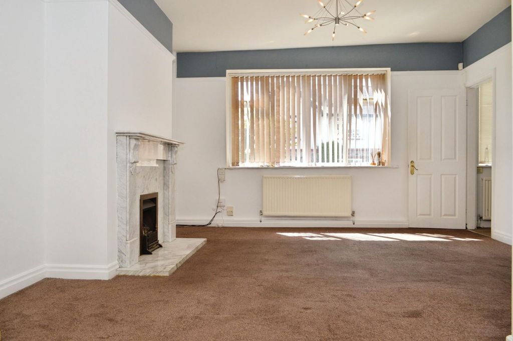Property photo 2 of 17 11F2F650-Lounge.Jpg