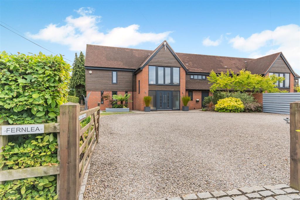 Property photo 1 of 32