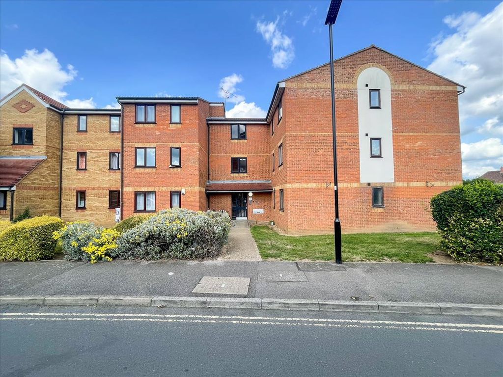 Property photo 1 of 8