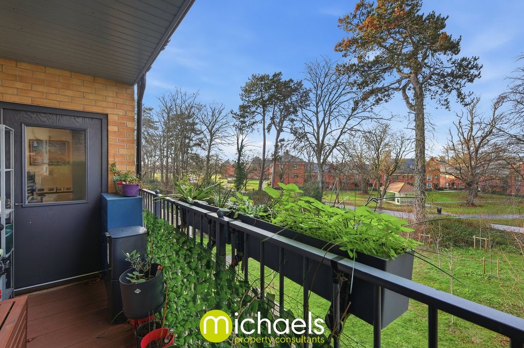 Property photo 2 of 21