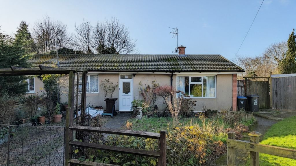 Property photo 1 of 10 Castle Avenue