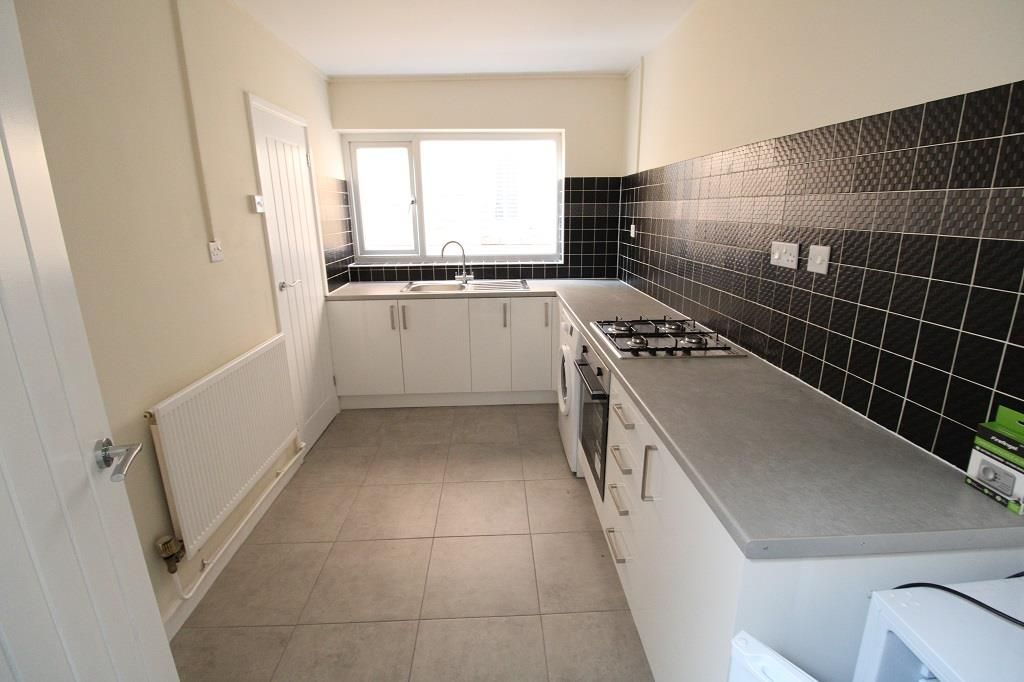 Property photo 1 of 6 Kitchen.Jpg