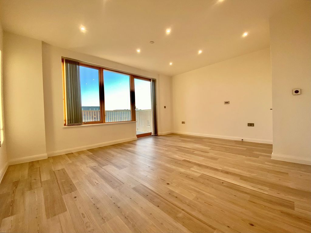 Property photo 3 of 8 Photo 9