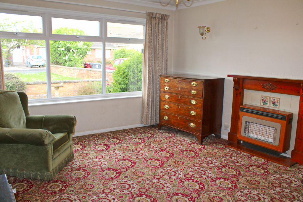 Property photo 2 of 12