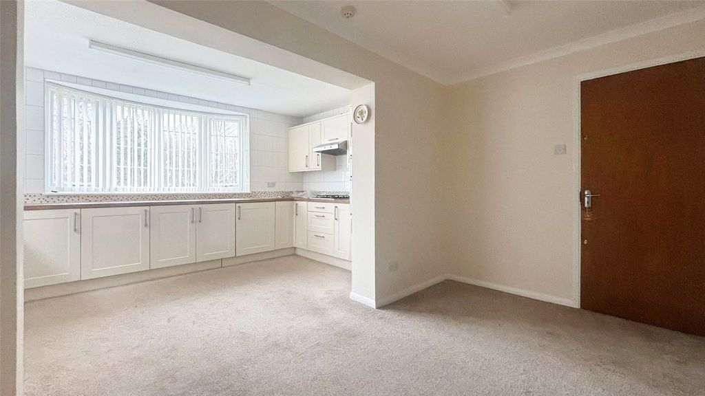 Property photo 3 of 12 Kitchen