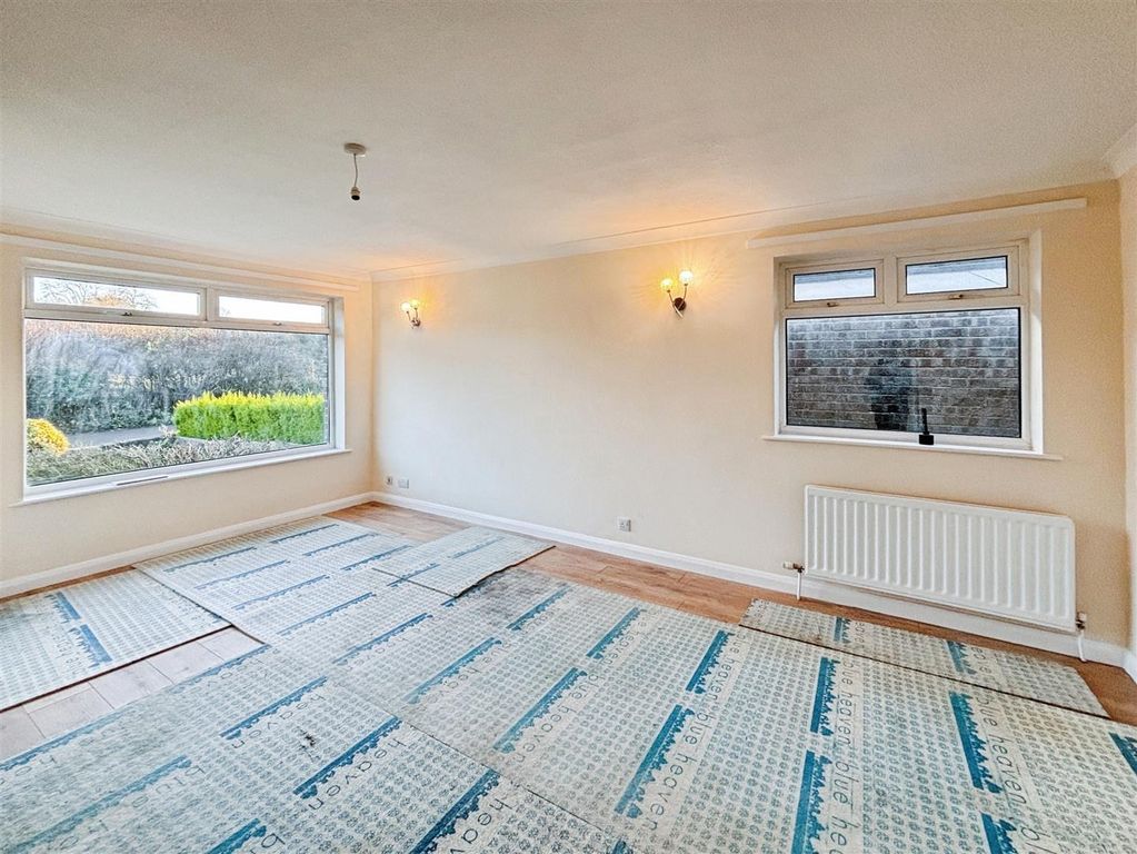 Property photo 2 of 6 Living Room.Jpg