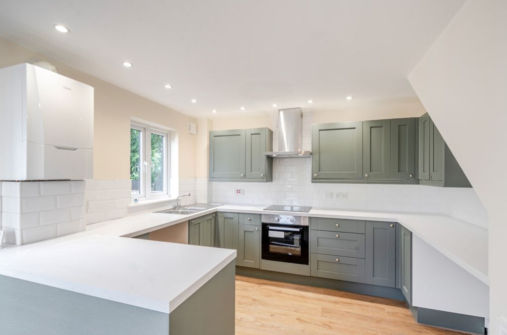 Property photo 2 of 15 Ewemove Knaresborough Kitchen